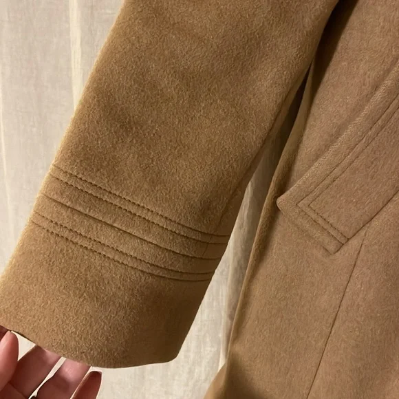 Heavy Winter Coat - Picture 2 of 4